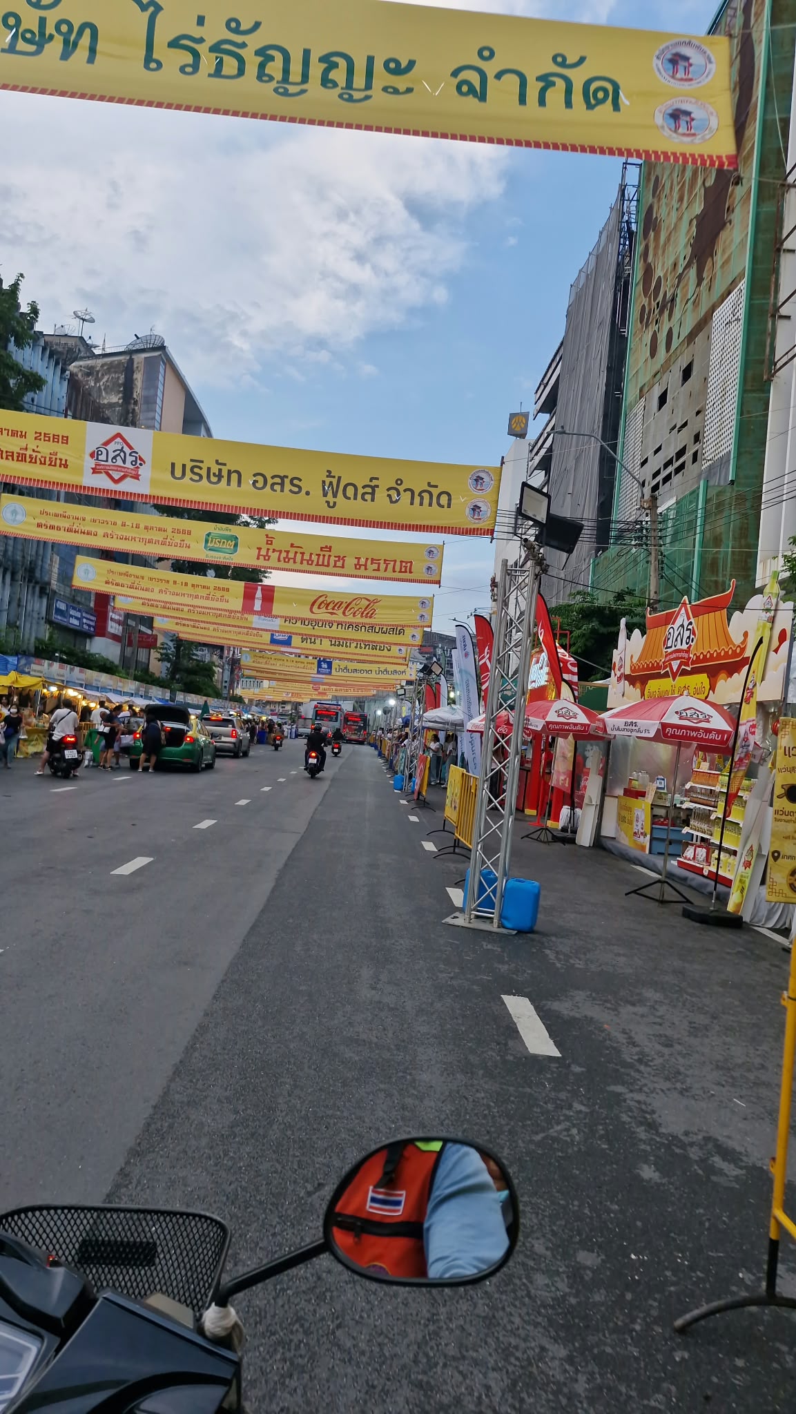 Yaowarat Vegetarian Festival 2026: Bangkok’s Chinatown in Yellow
