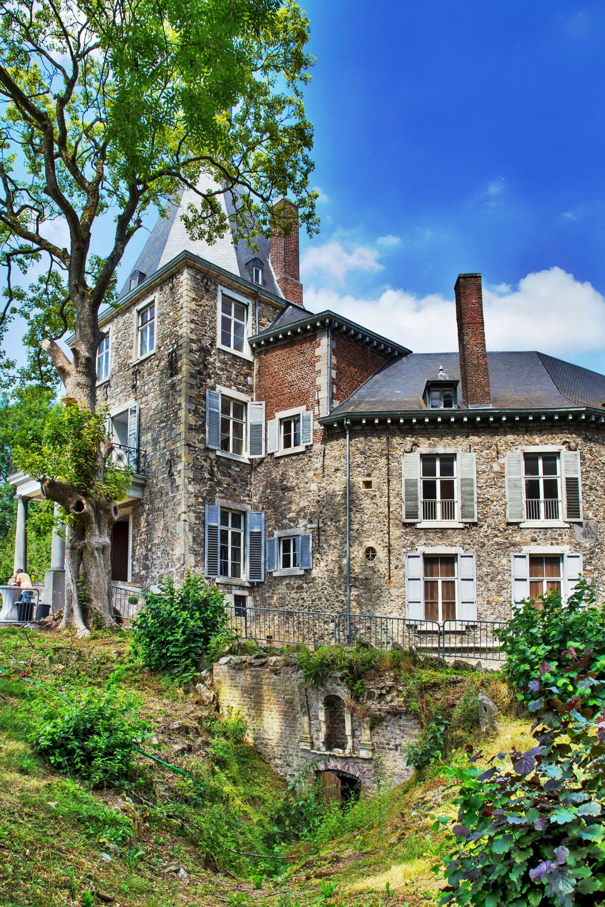 Le château de Waroux : sept siècles d&rsquo;histoire à Alleur