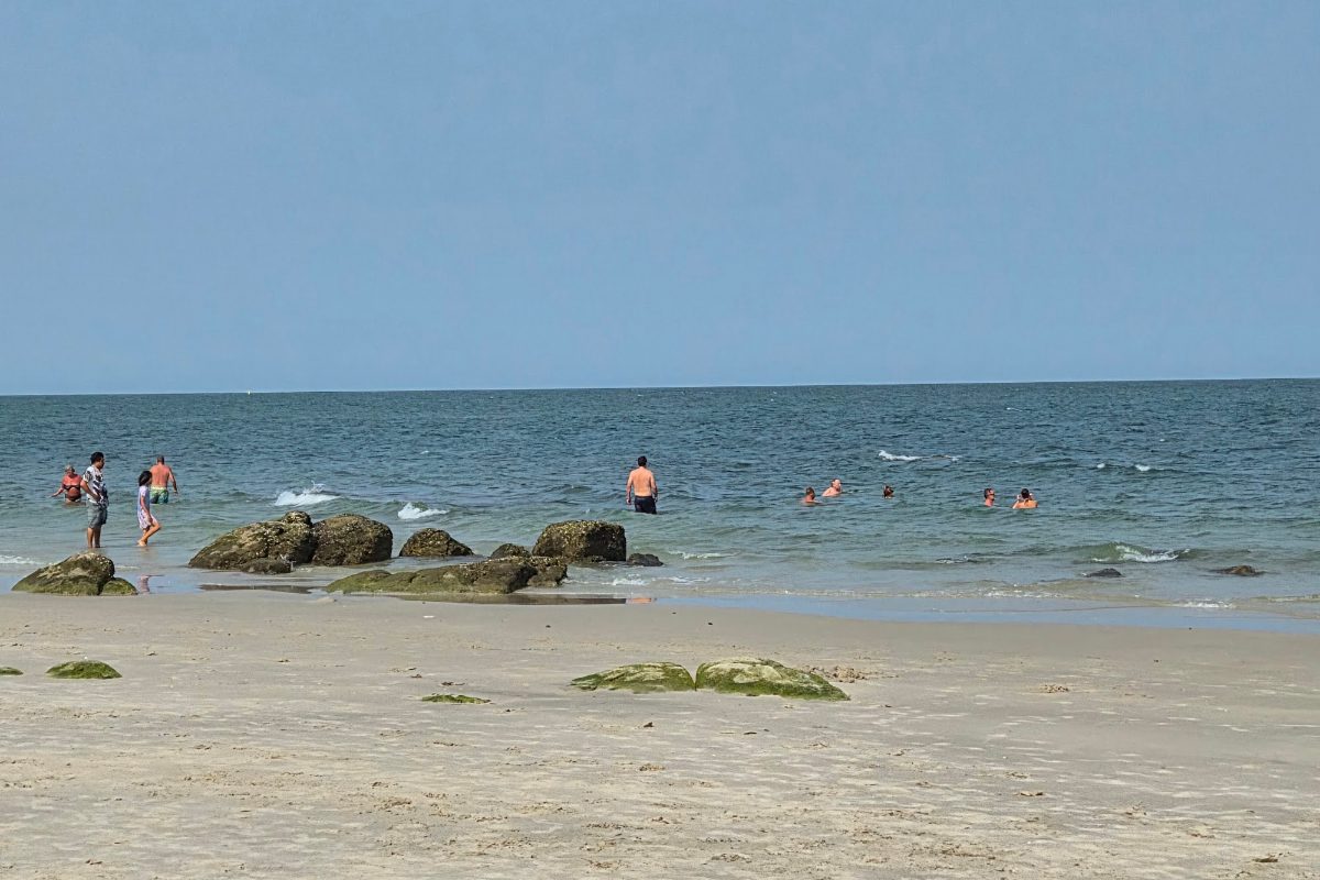Excerpt from La Saison du souffle: Lamai, the Beach of Airplanes