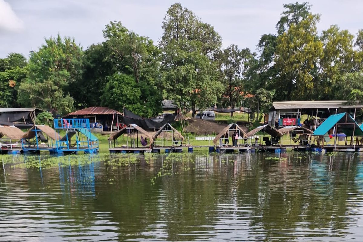 Excerpt from La Saison du souffle: The Lake, in Isan