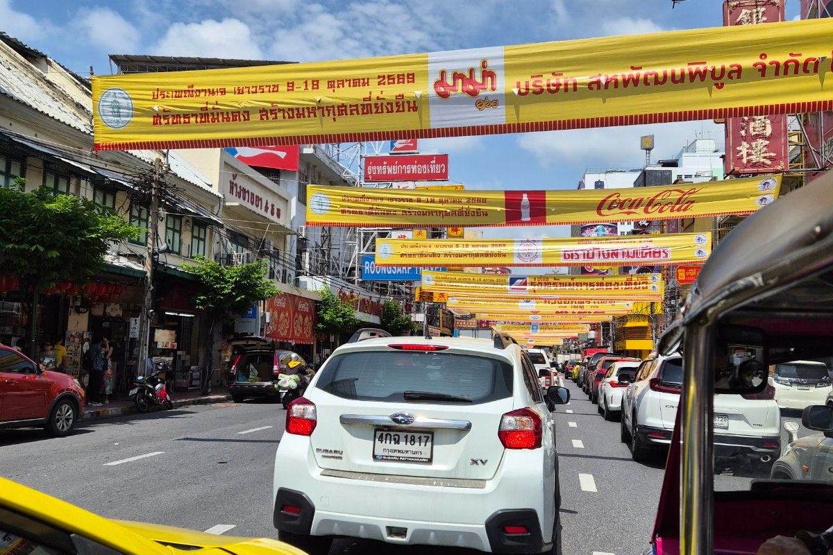 Bangkok’s Chinatown and Talat Noi: Gold, Incense and Street Food