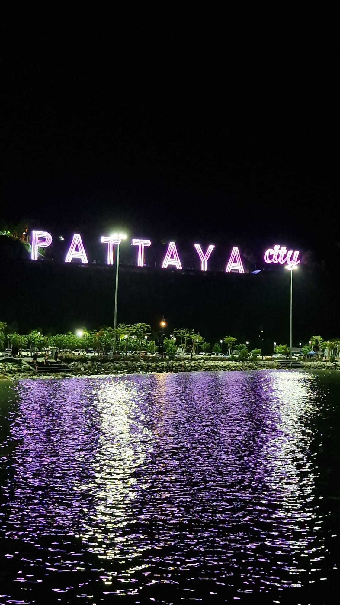 Khao Chi Chan Pattaya: the Buddha Carved into the Cliff
